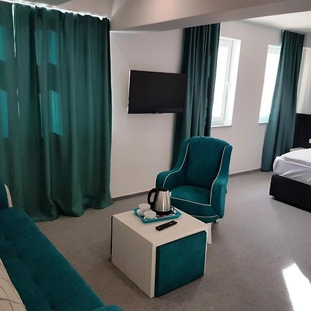 Gracanica  Hotel Sax Gracanica מראה חיצוני תמונה