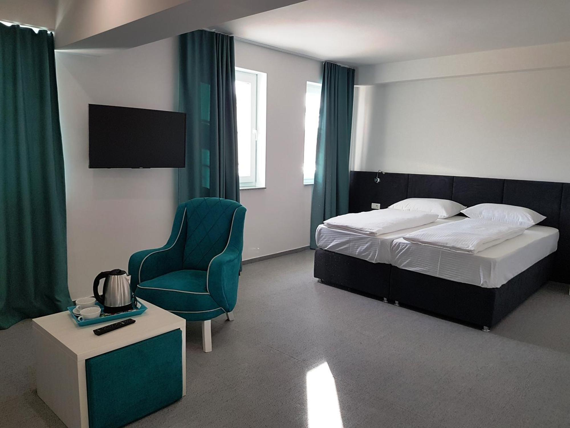 Gracanica  Hotel Sax Gracanica מראה חיצוני תמונה