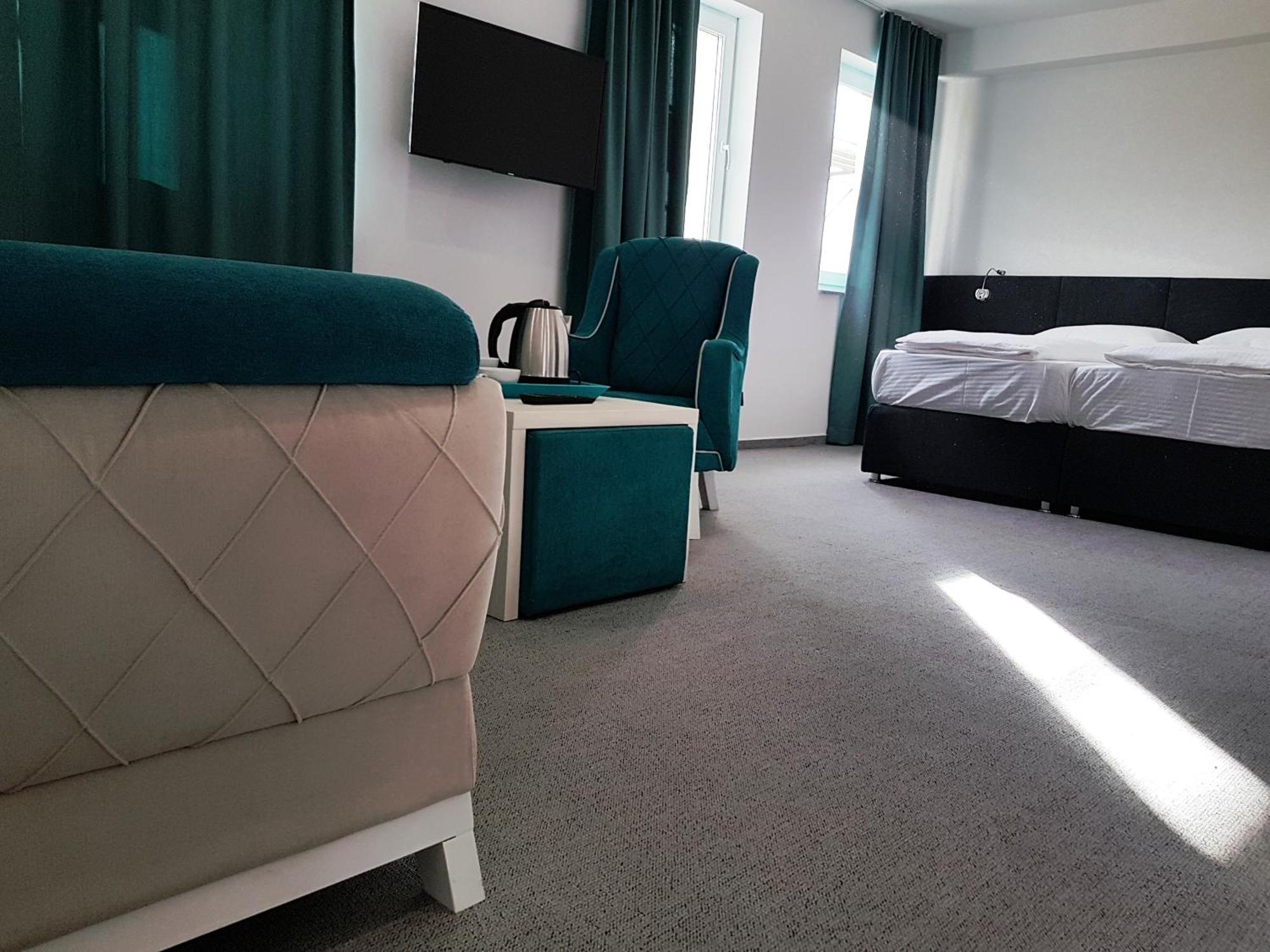 Gracanica  Hotel Sax Gracanica מראה חיצוני תמונה