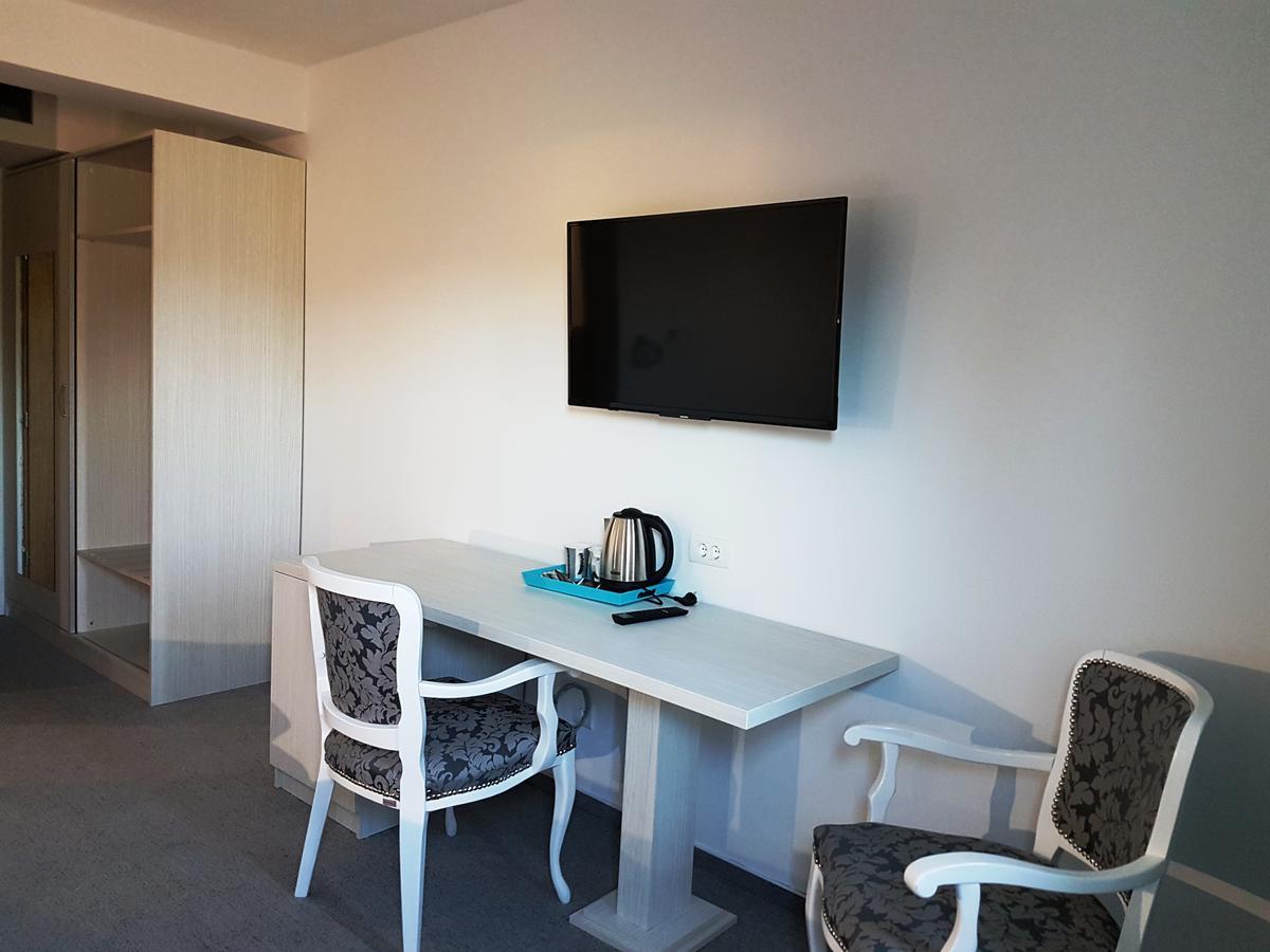 Gracanica  Hotel Sax Gracanica מראה חיצוני תמונה